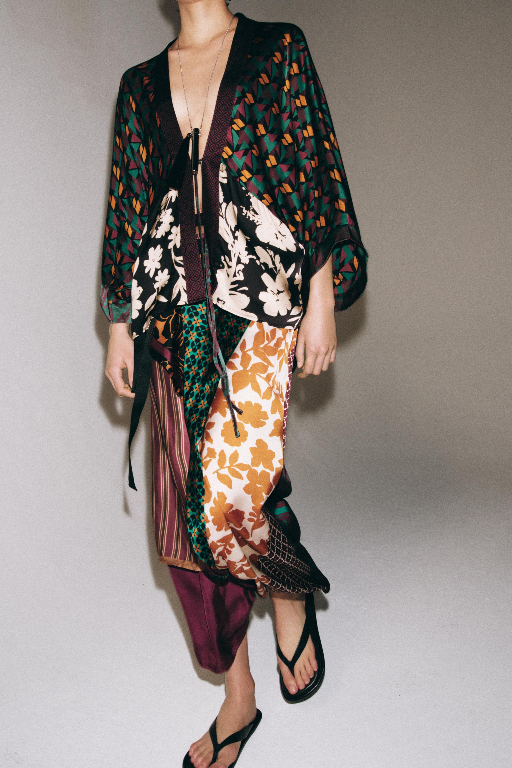 KIMONO SATINÉ IMPRIMÉ
